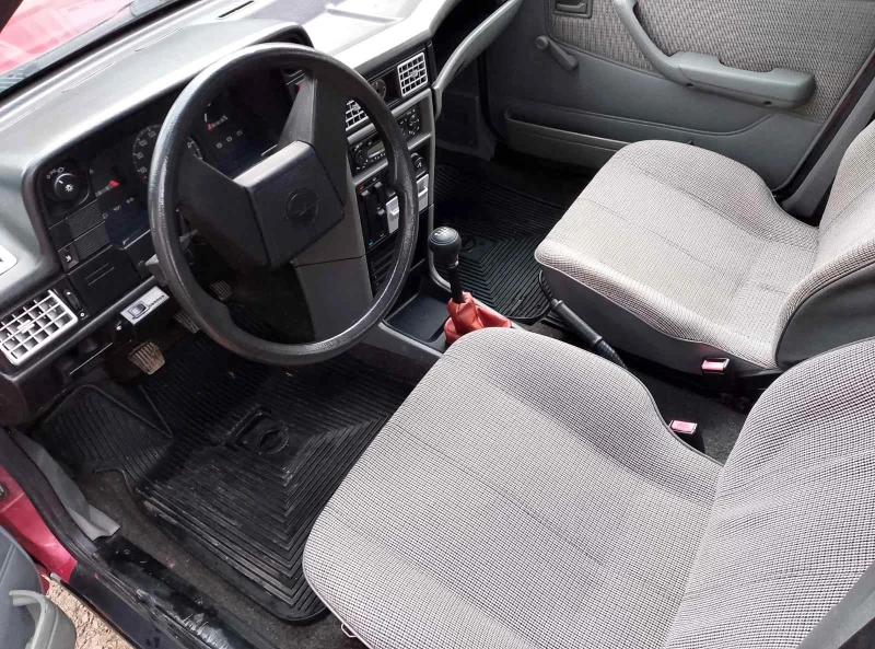 Opel Kadett, снимка 6 - Автомобили и джипове - 53476660