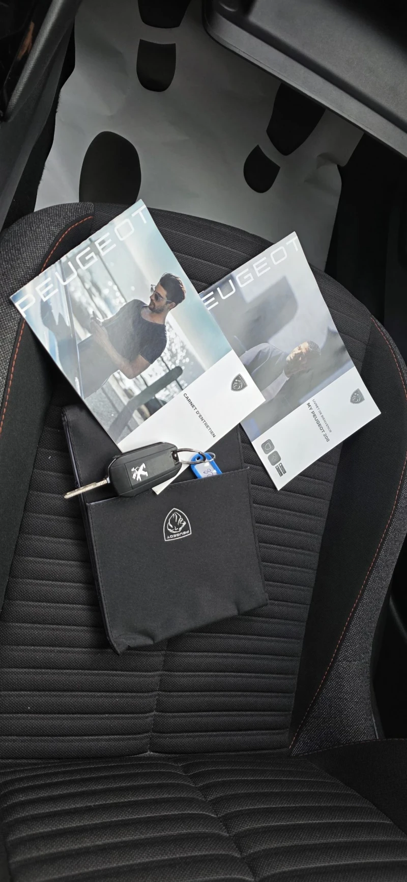 Peugeot 208 1.2. I Active Pack-100hp-Automato-Euro6, снимка 17 - Автомобили и джипове - 53581128