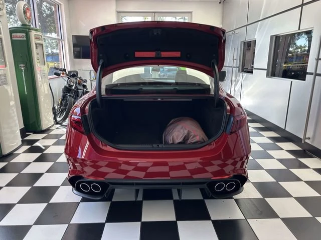 Alfa Romeo Giulia QUADRIFOGLIO CARFAX АВТО КРЕДИТ , снимка 5 - Автомобили и джипове - 49514741