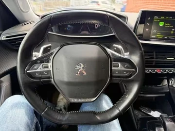 Peugeot 2008 Allure 1.5hdi aut. 131ps DK, снимка 13 - Автомобили и джипове - 54798796