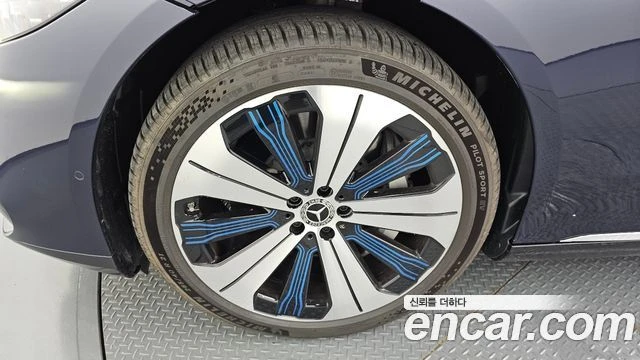 Mercedes-Benz EQS, снимка 5 - Автомобили и джипове - 56282140