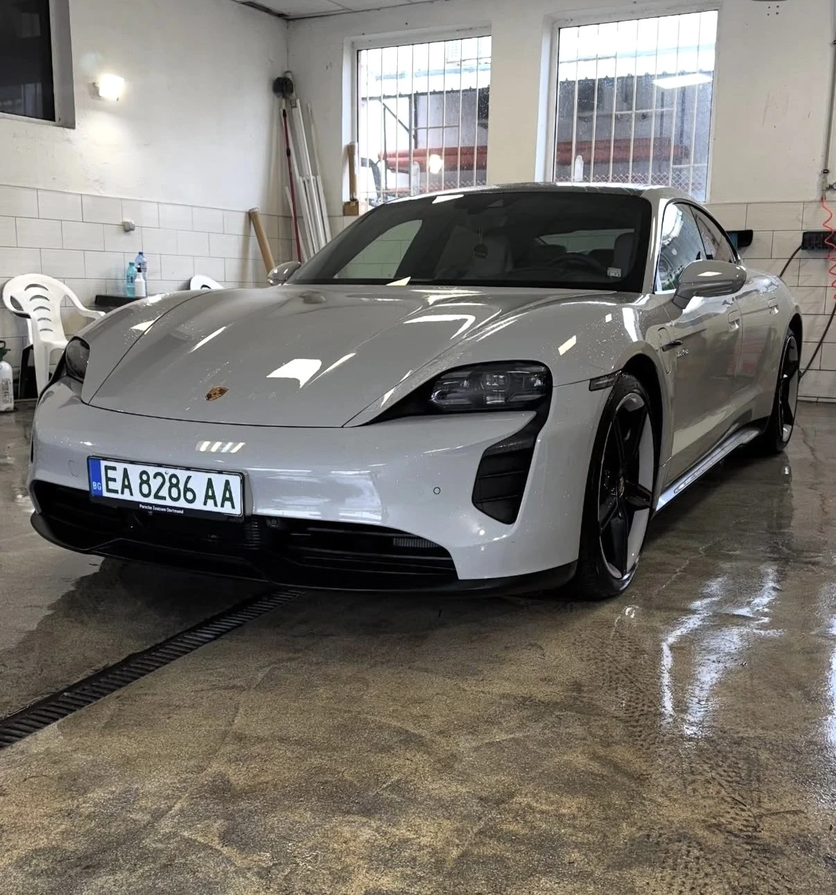 Porsche Taycan 4S / 93.4kWh / 571hp / BOSE / PANO / HEAD-UP
