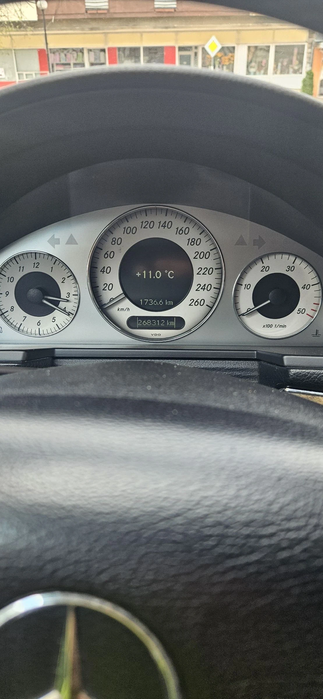 Mercedes-Benz E 320 Avangarde!!! EVO!!! AIR MATIC!!! 4 MATIC - изображение 10
