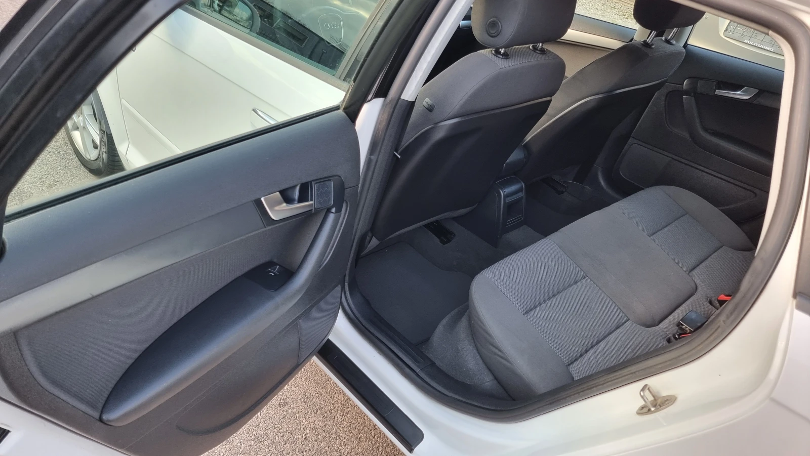 Audi A3 1.6TDI Euro5A, снимка 8 - Автомобили и джипове - 53868787