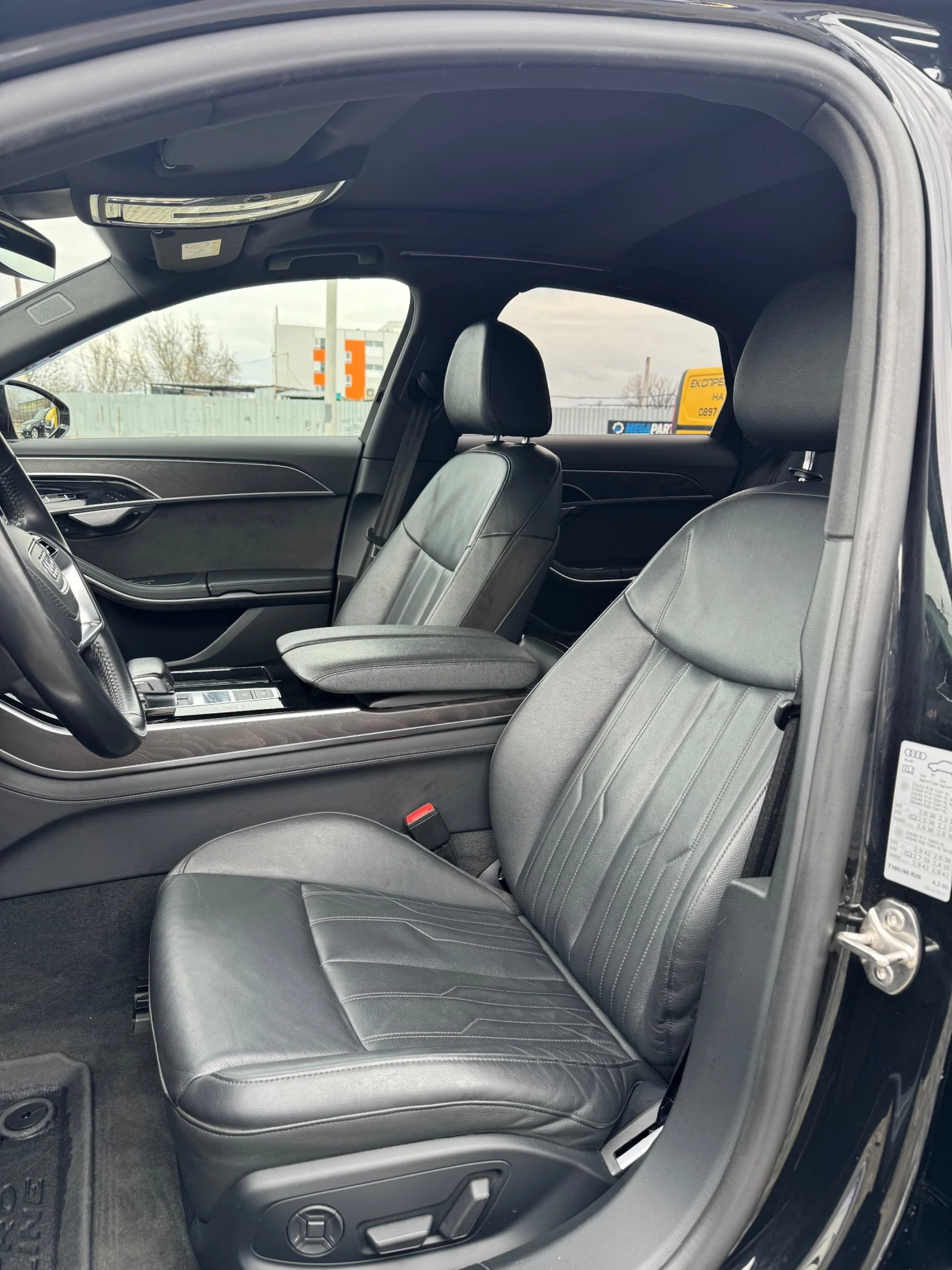 Audi A8 5.0TDI 286 Quattro Pro Line Plus LED-Matrix, снимка 12 - Автомобили и джипове - 54016237