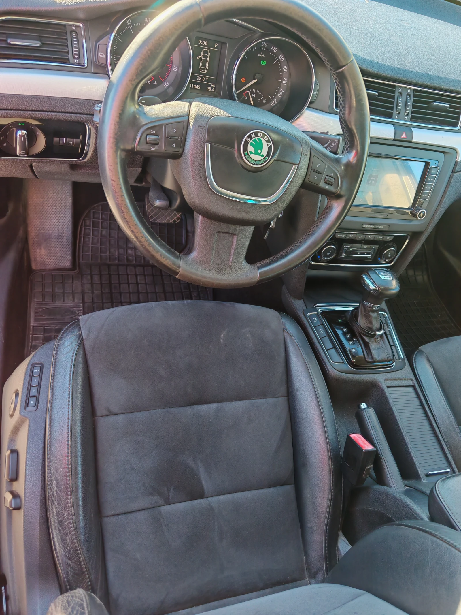 Skoda Superb, снимка 3 - Автомобили и джипове - 54420887