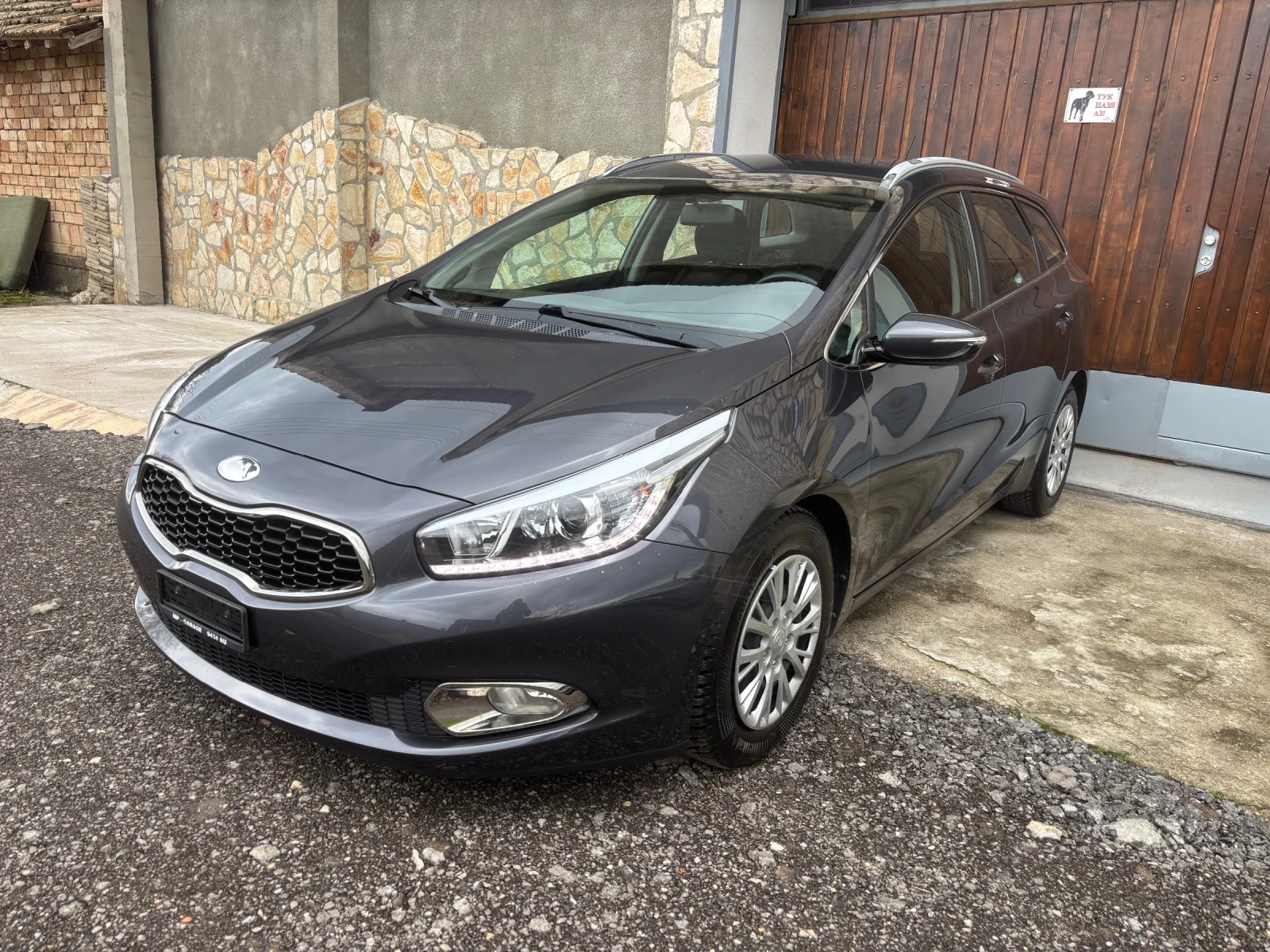 Kia Ceed 1.6i FACE SWISS, снимка 2 - Автомобили и джипове - 54092974