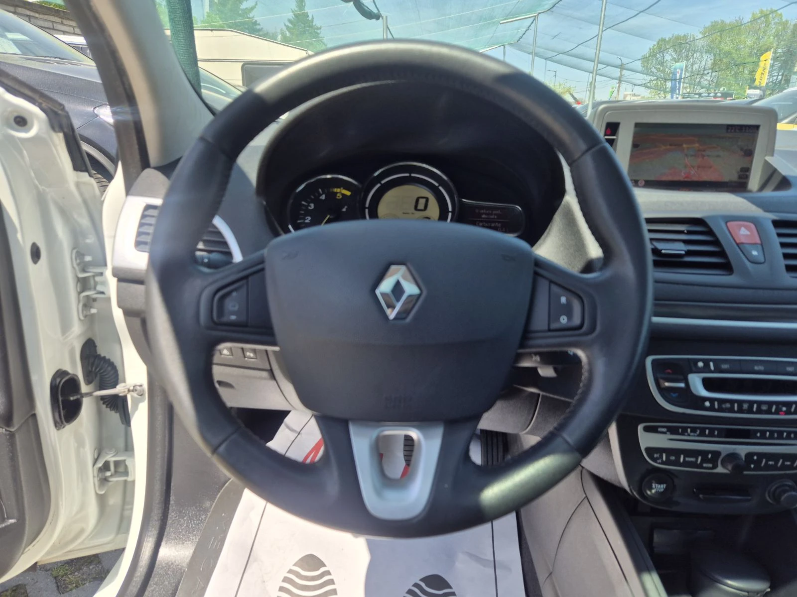 Renault Megane 1.9DCI-COUPE-FULL, снимка 9 - Автомобили и джипове - 54334543