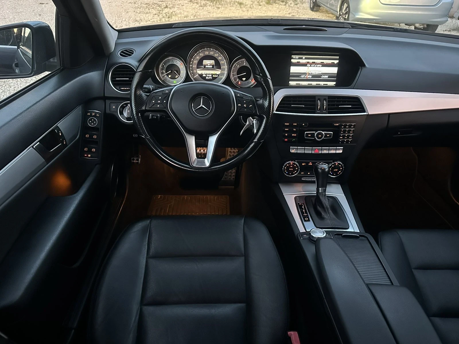 Mercedes-Benz C 350, снимка 9 - Автомобили и джипове - 54699963