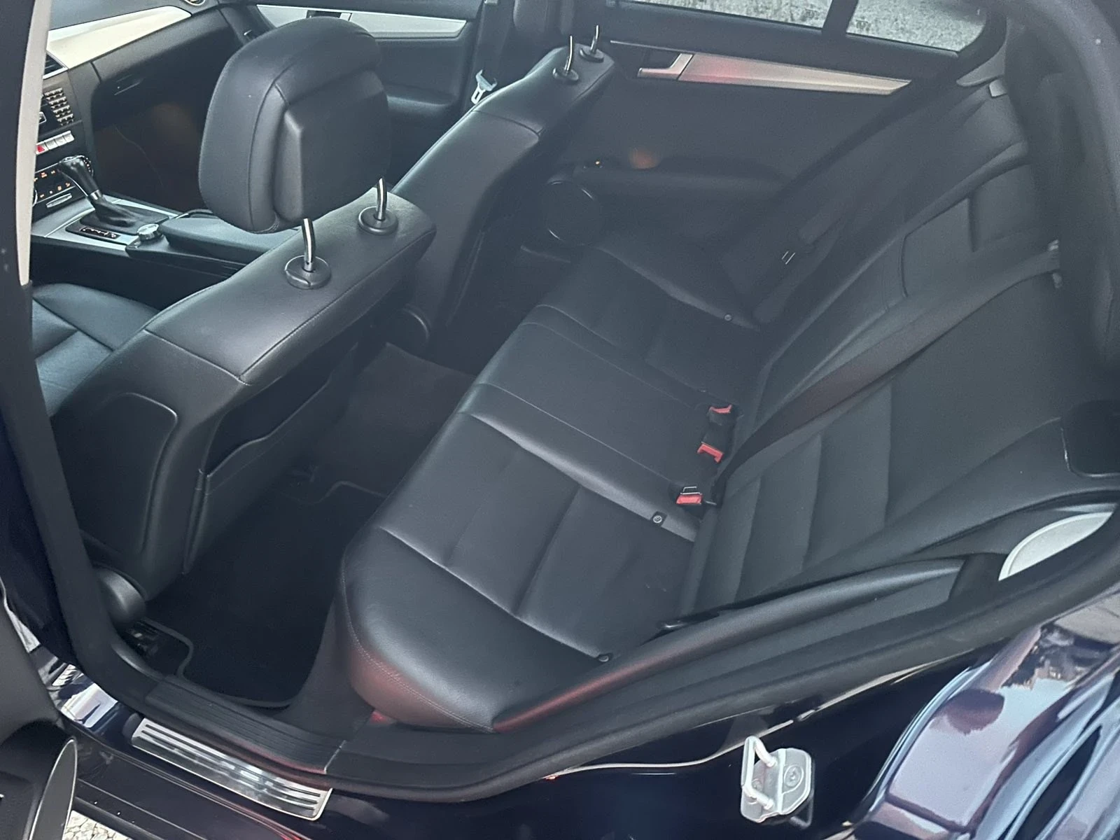 Mercedes-Benz C 350, снимка 13 - Автомобили и джипове - 54699963