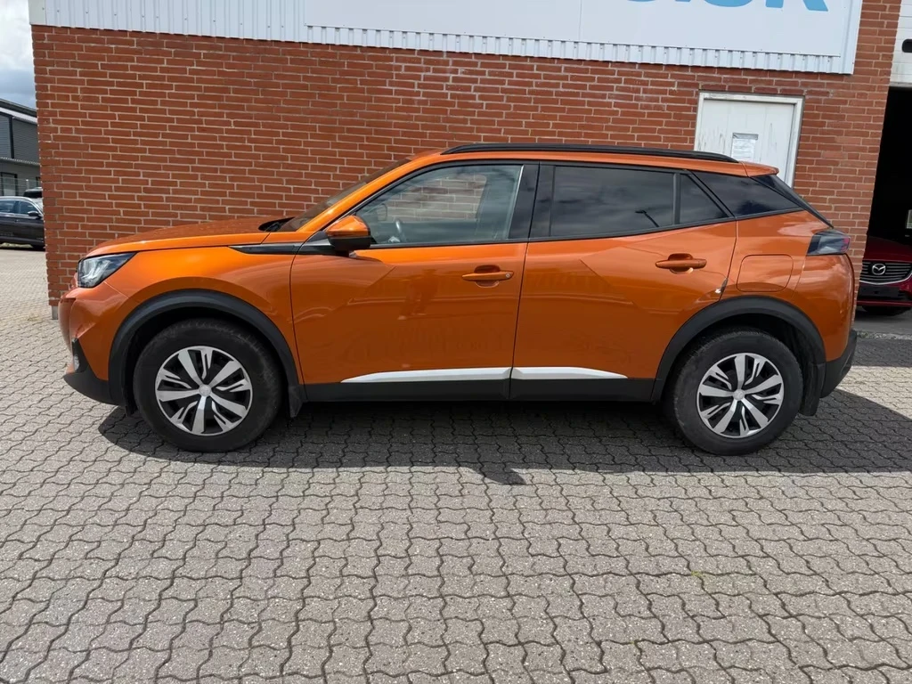 Peugeot 2008 Allure 1.5hdi aut. 131ps DK, снимка 4 - Автомобили и джипове - 54798796