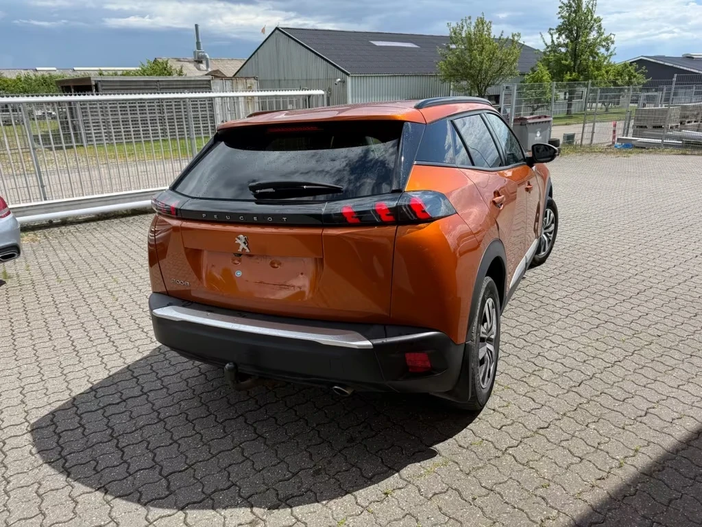 Peugeot 2008 Allure 1.5hdi aut. 131ps DK, снимка 6 - Автомобили и джипове - 54798796