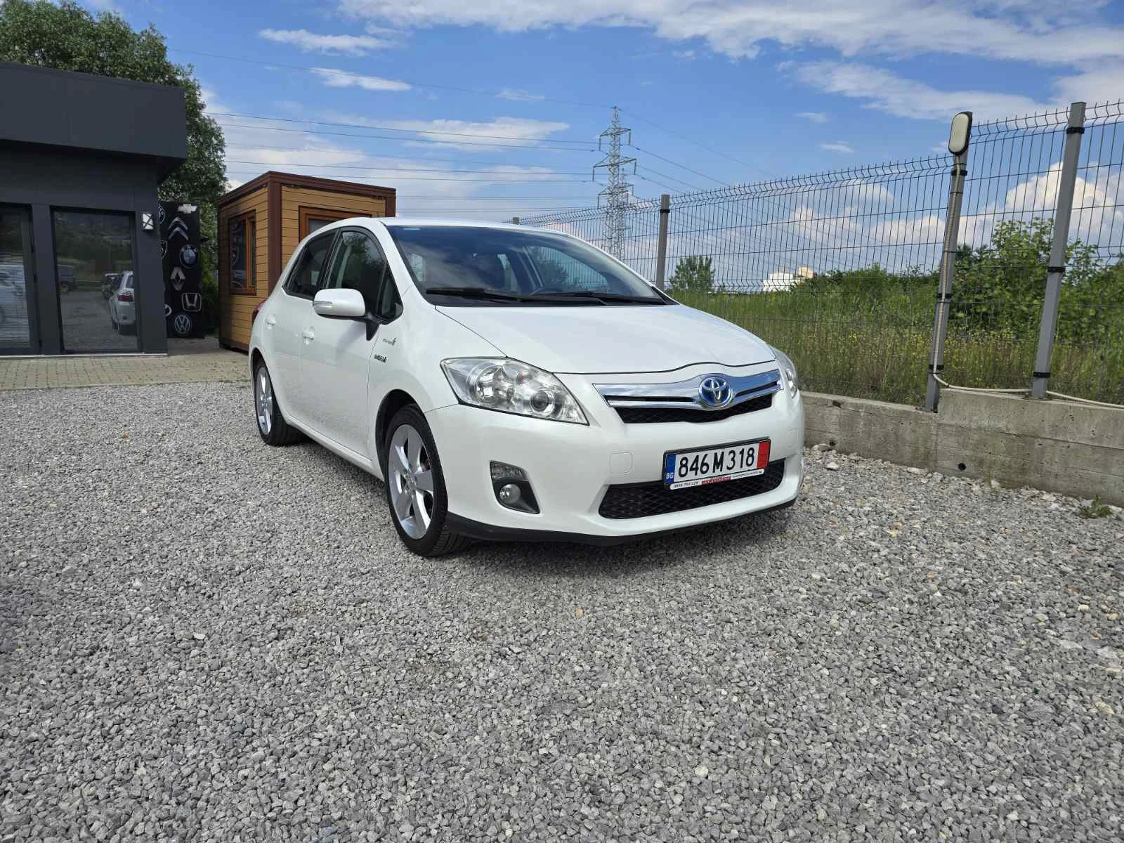 Toyota Auris 1.8 HYBRID ГАЗ АВТОМАТИК, снимка 4 - Автомобили и джипове - 54801852