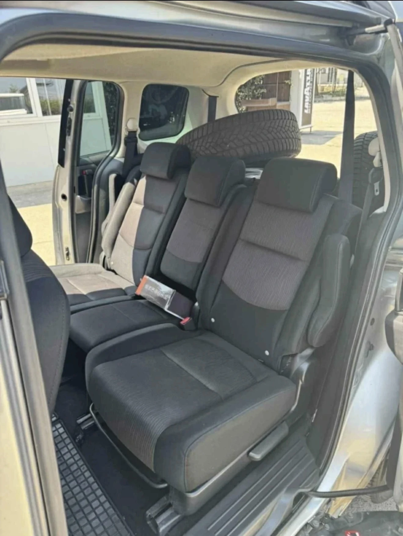 Mazda 5 2.0 Diesel, снимка 11 - Автомобили и джипове - 54910468