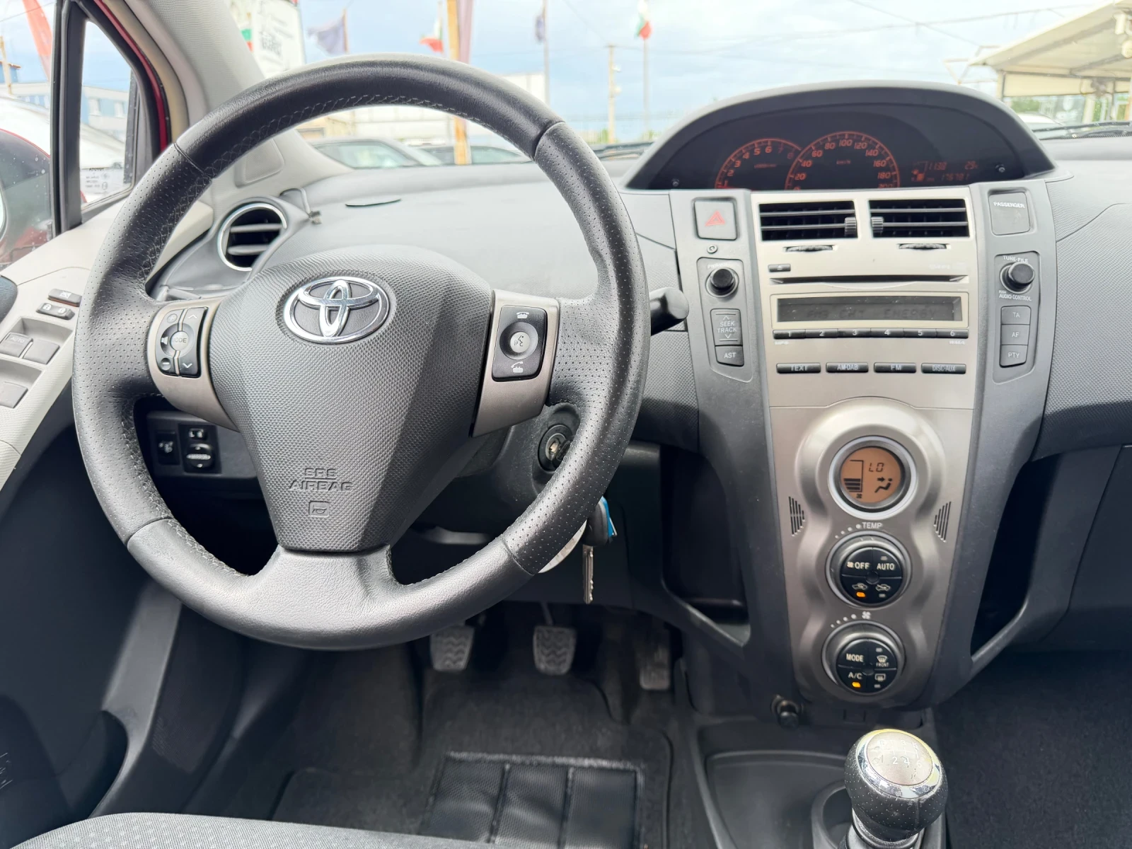 Toyota Yaris 1.33, 100k.c, 6 ck, Италия, снимка 9 - Автомобили и джипове - 55436967
