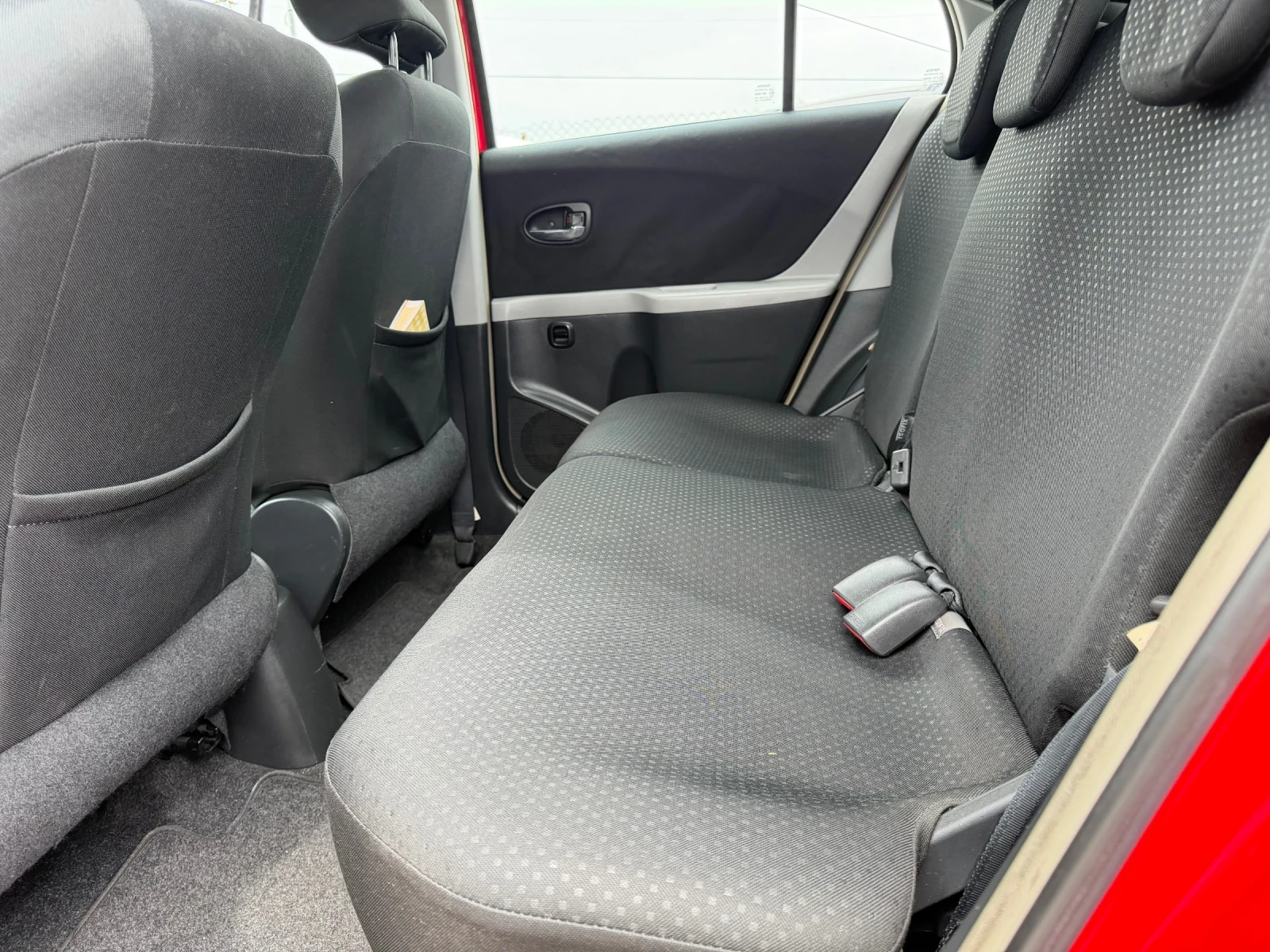 Toyota Yaris 1.33, 100k.c, 6 ck, Италия, снимка 11 - Автомобили и джипове - 55436967