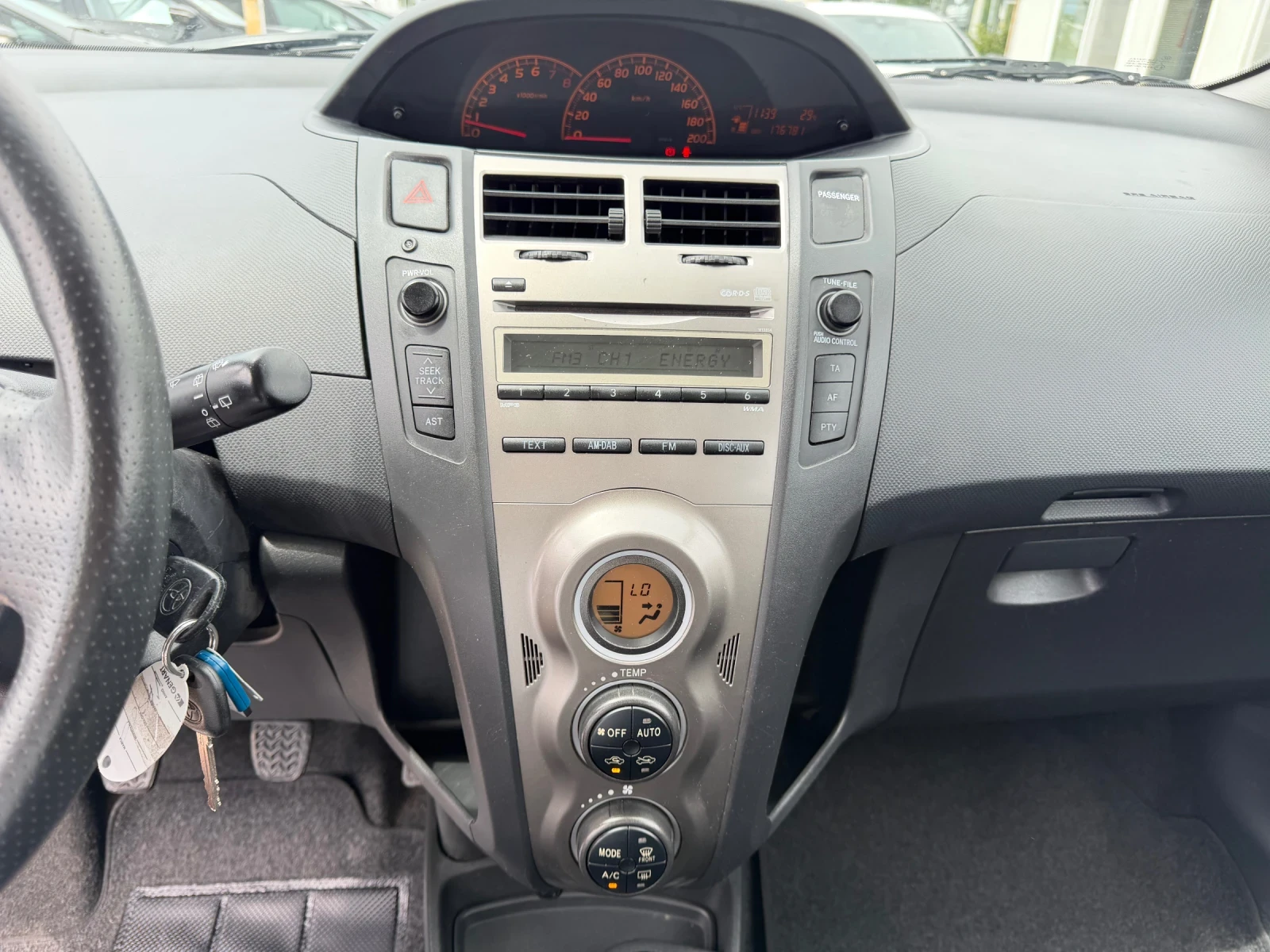 Toyota Yaris 1.33, 100k.c, 6 ck, Италия, снимка 13 - Автомобили и джипове - 55436967
