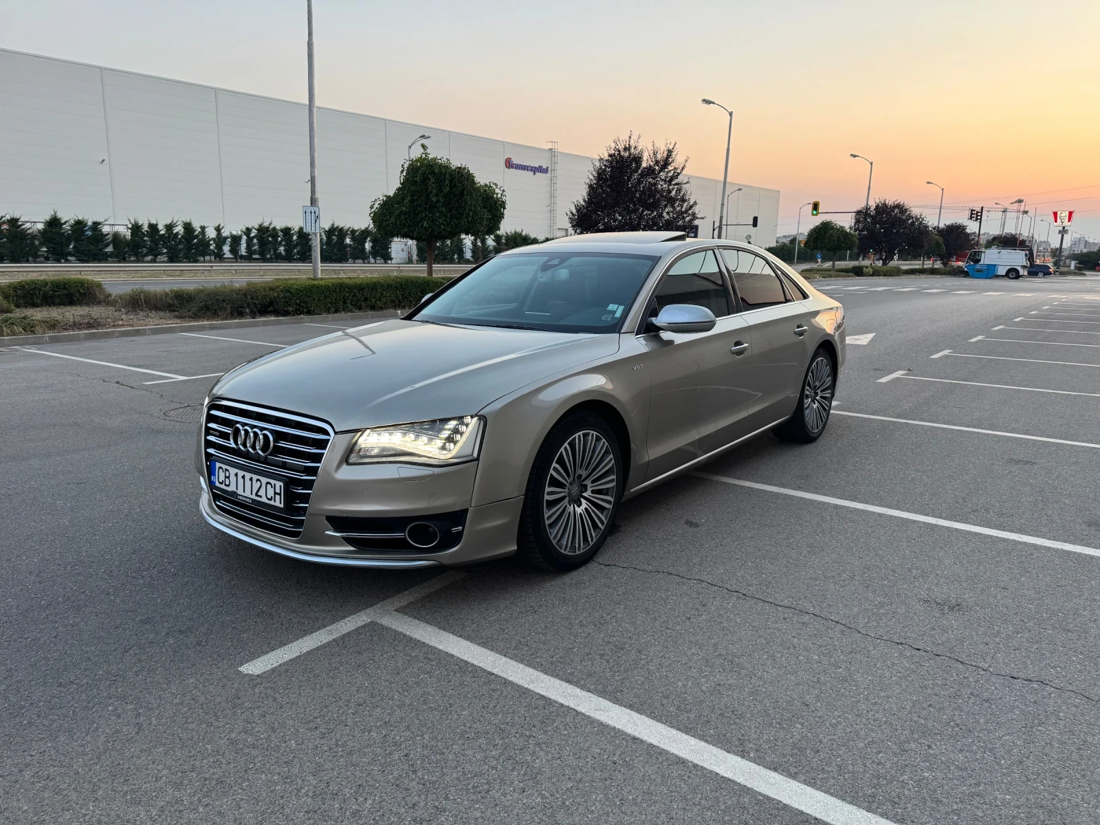 Audi A8 4.2TDI S8 optic Desing Selection FULL LED, снимка 8 - Автомобили и джипове - 55789668
