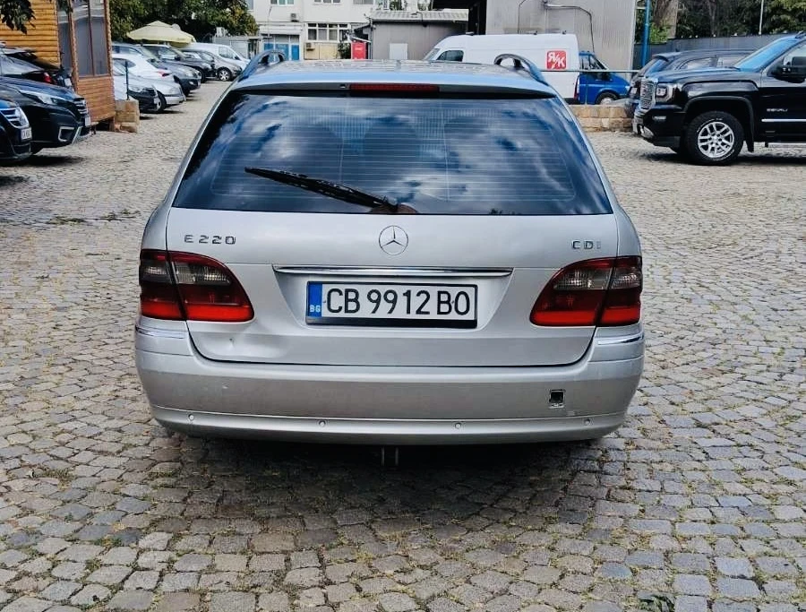 Mercedes-Benz E 220 Е220 automatic, снимка 5 - Автомобили и джипове - 55930496