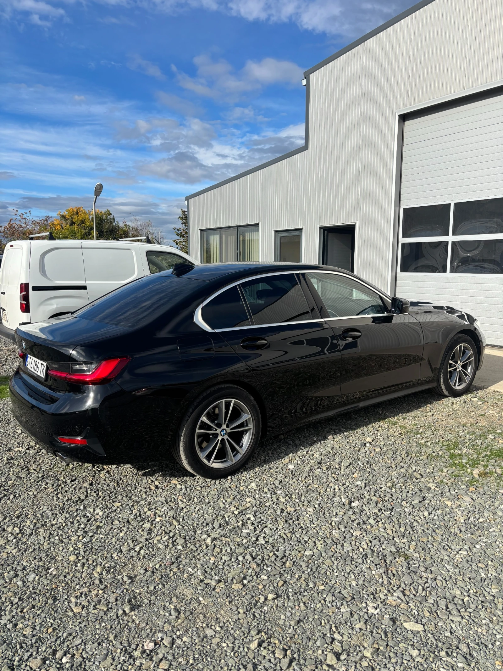 BMW 318 Sport Line, снимка 4 - Автомобили и джипове - 56731936
