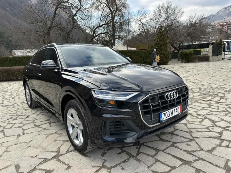 Audi Q8 55TFSI S-line/PROGRESSIVE/85хил.км/360/Пано/Обдух, снимка 3 - Автомобили и джипове - 49351219