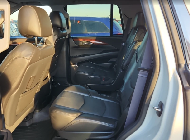Cadillac Escalade LUXURY, снимка 12 - Автомобили и джипове - 52457771