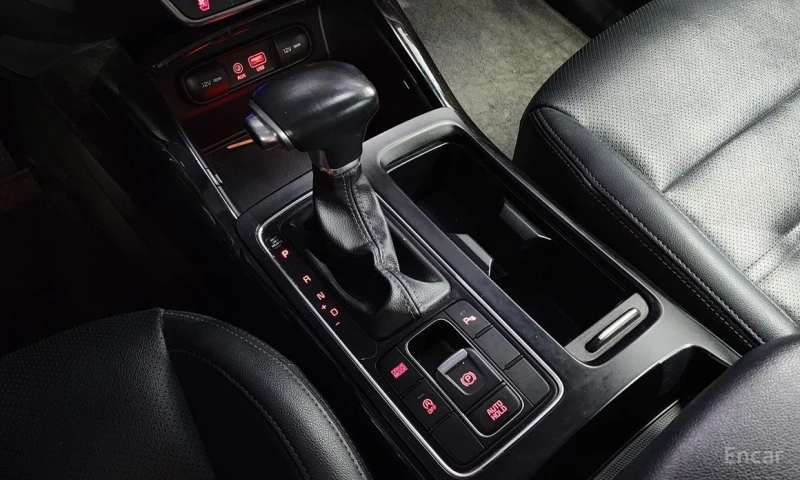 Kia Sorento, снимка 9 - Автомобили и джипове - 53231193