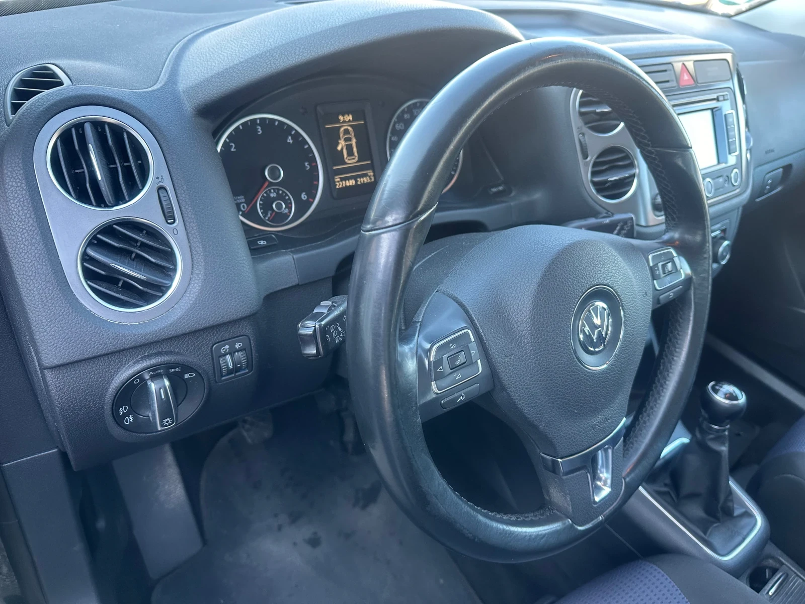 VW Tiguan 2.0 TDI NAVI - изображение 10