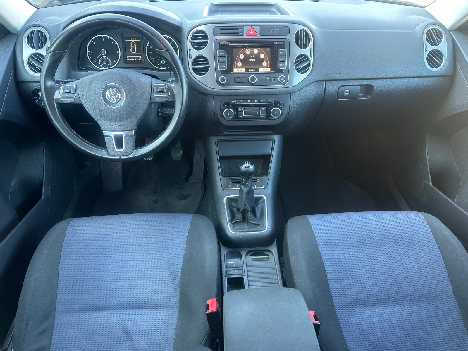 VW Tiguan 2.0 TDI NAVI - изображение 9