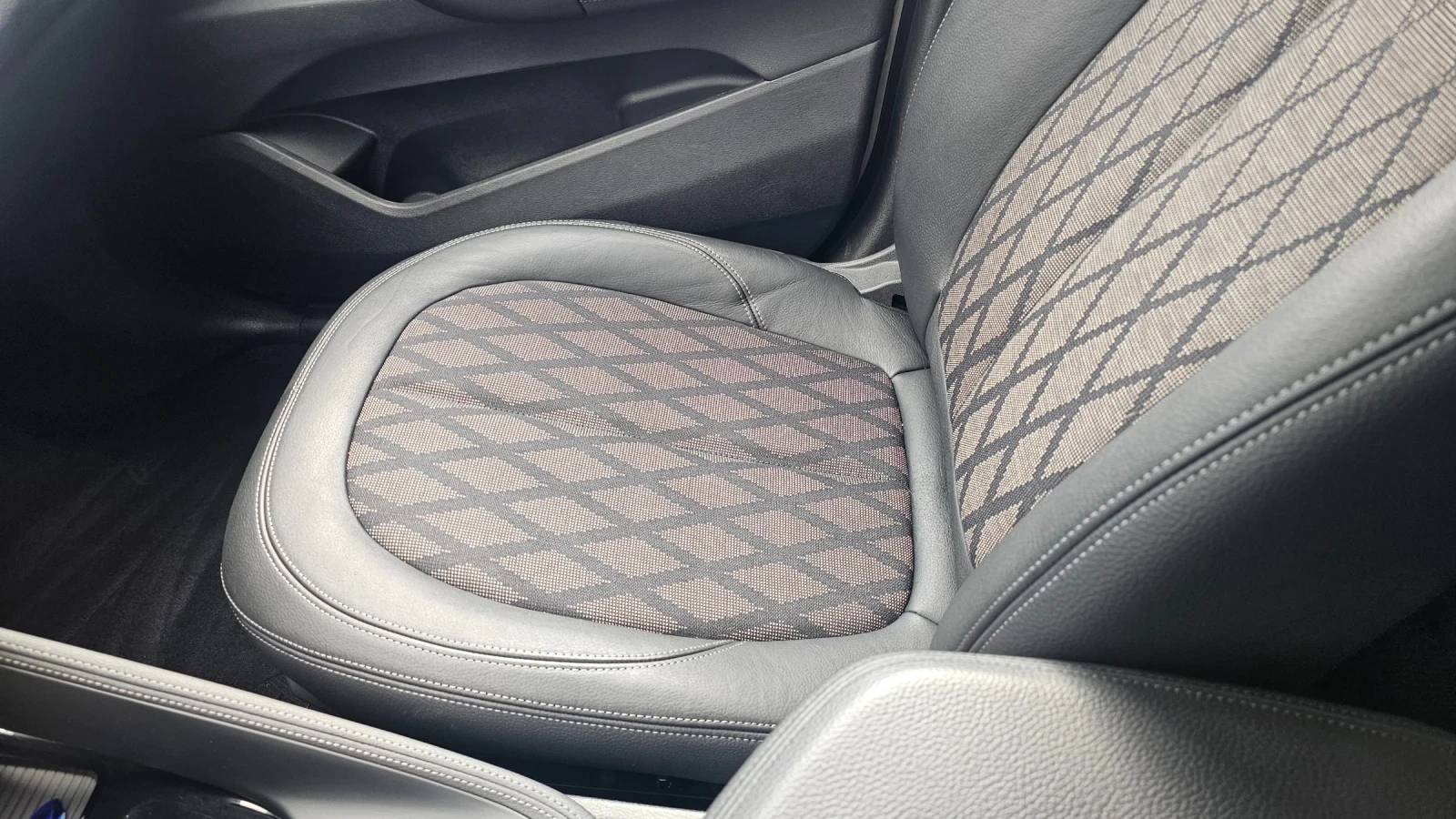 BMW X1 2.0d --X-drive - изображение 10