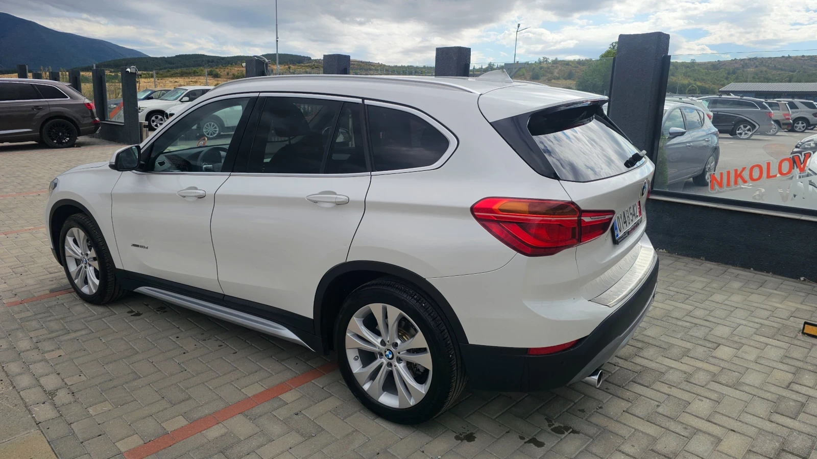 BMW X1 2.0d --X-drive - изображение 4