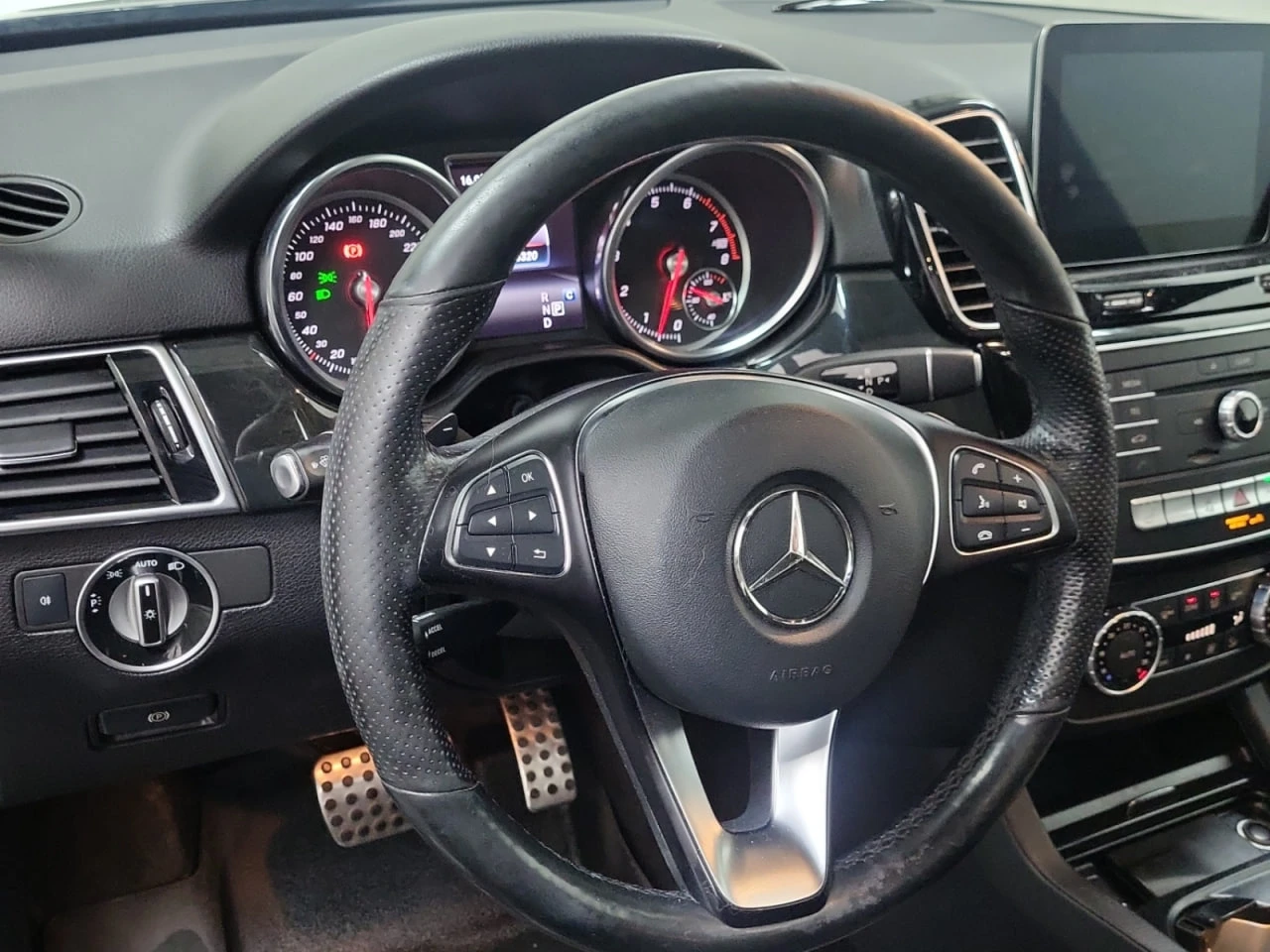 Mercedes-Benz GLE 400 * АВТО КРЕДИТ* ЦЕНА ДО БГ * CARFAX *  - изображение 10