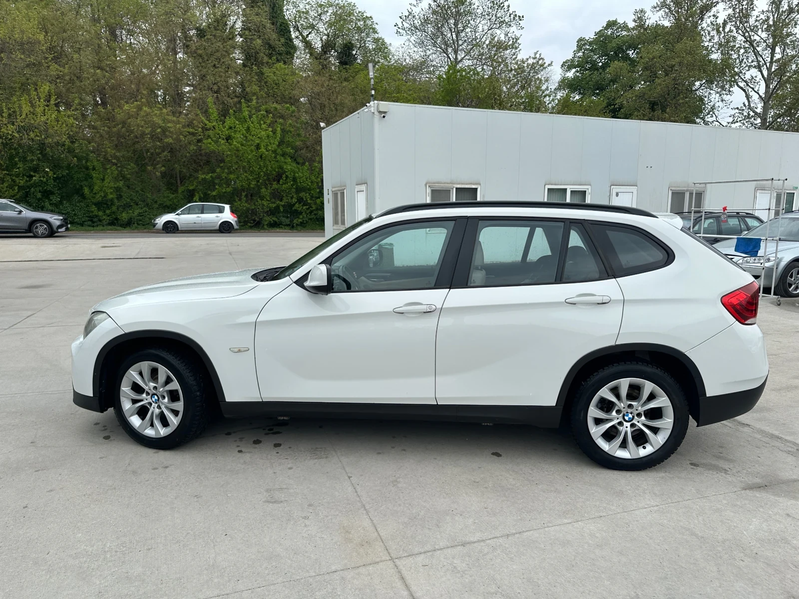 BMW X1 Обслужена, снимка 4 - Автомобили и джипове - 54442673