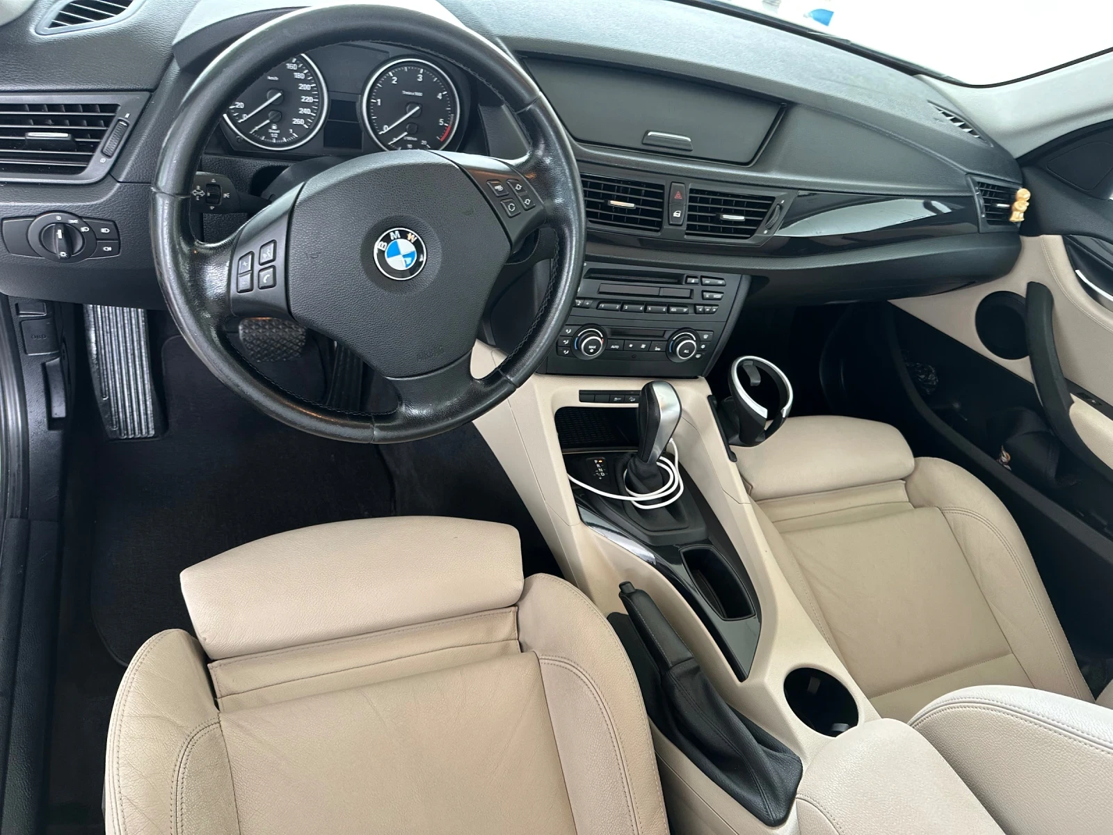 BMW X1 Обслужена, снимка 8 - Автомобили и джипове - 54442673