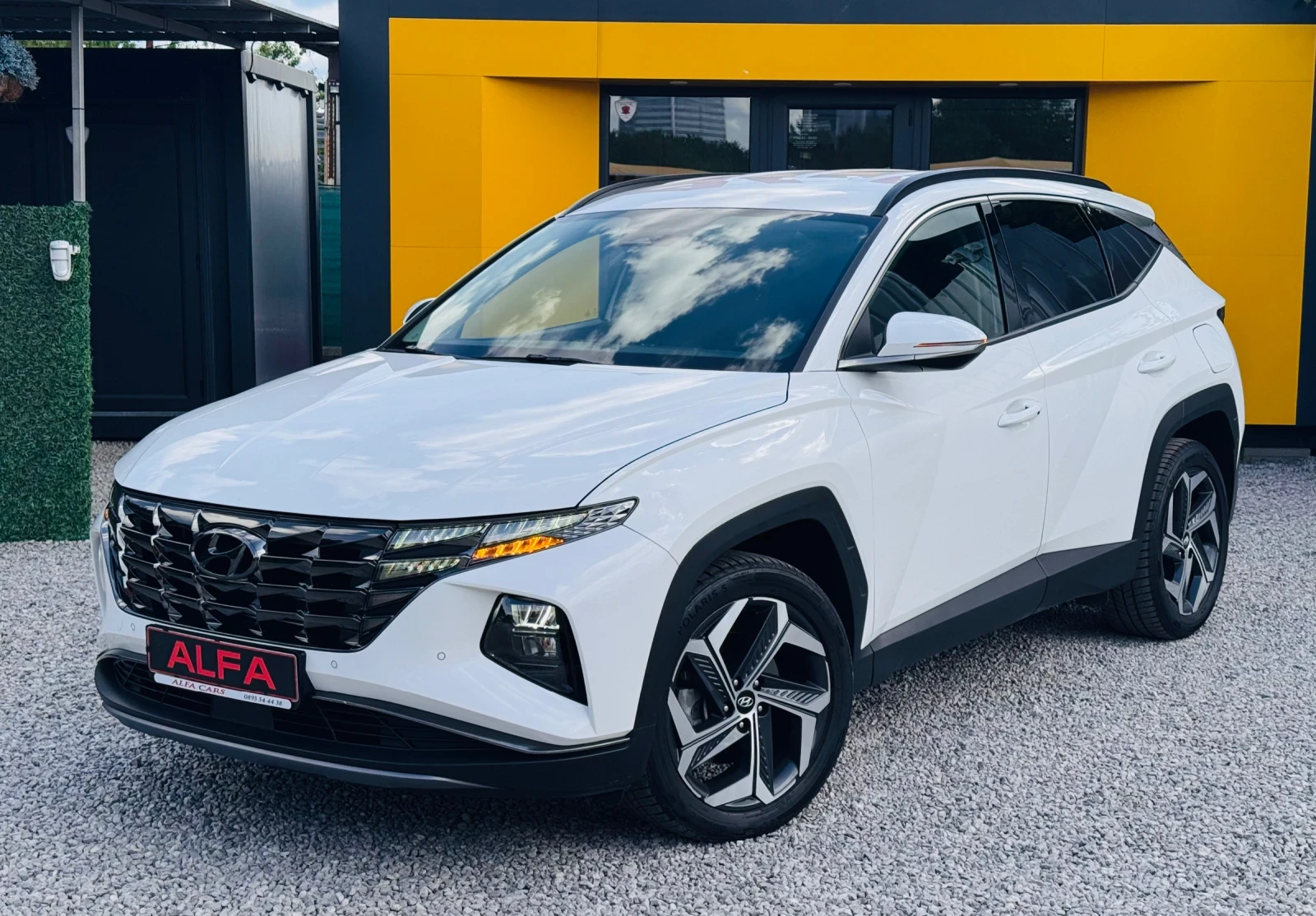 Hyundai Tucson 1.6i/4x4/PLUG-IN ХИБРИД/KATO НОВА/ОБСЛУЖЕНА///, снимка 3 - Автомобили и джипове - 54833903