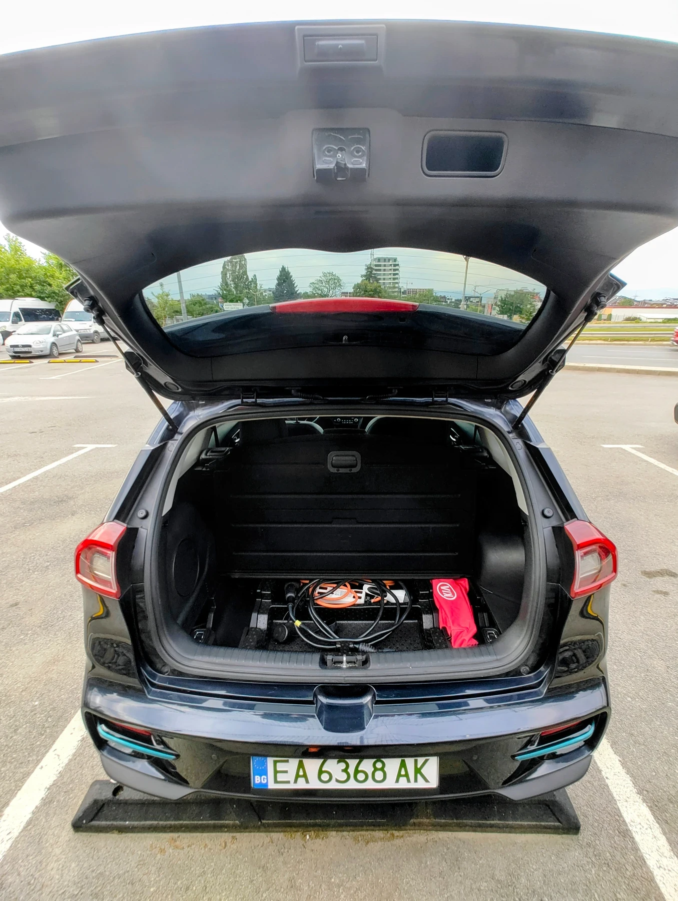 Kia Niro 65KWh EXECUTIVE LINE/SOH100%/Термопомпа/Keyless, снимка 11 - Автомобили и джипове - 55137181