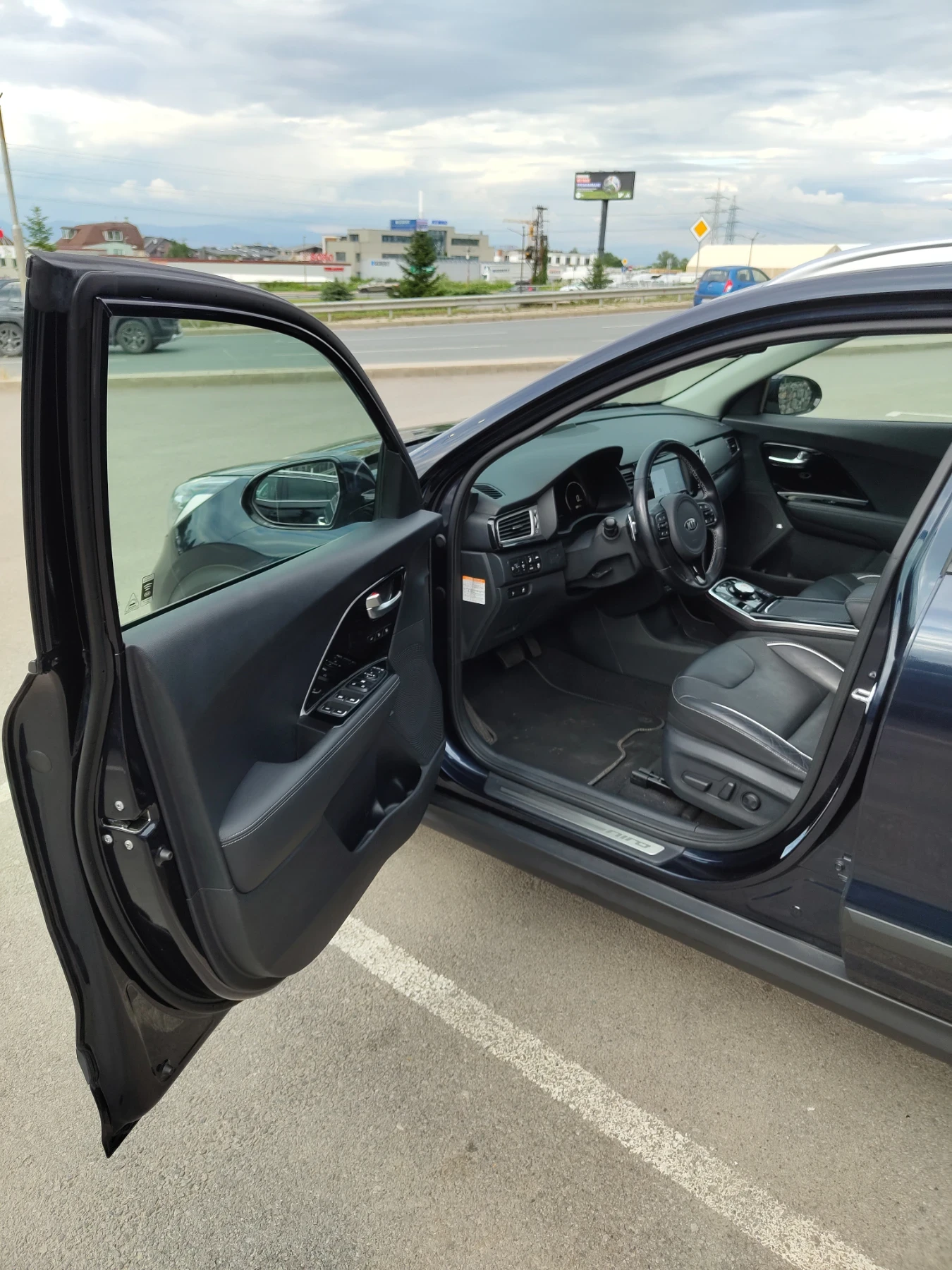 Kia Niro 65KWh EXECUTIVE LINE/SOH100%/Термопомпа/Keyless, снимка 7 - Автомобили и джипове - 55137181