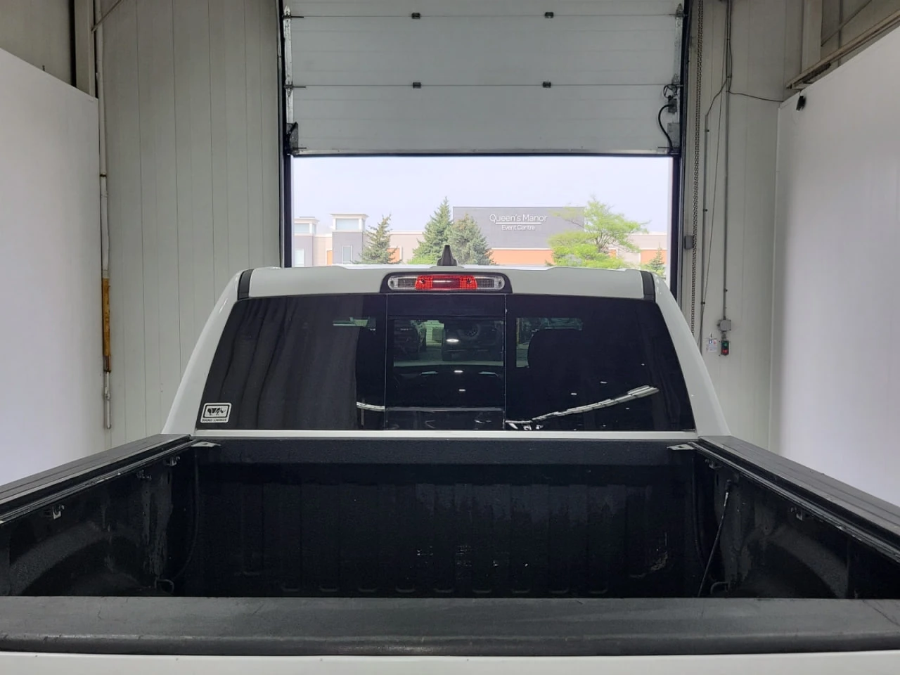 Dodge RAM 1500 SPORT CREW CAB SHORT BED, снимка 11 - Автомобили и джипове - 55524453