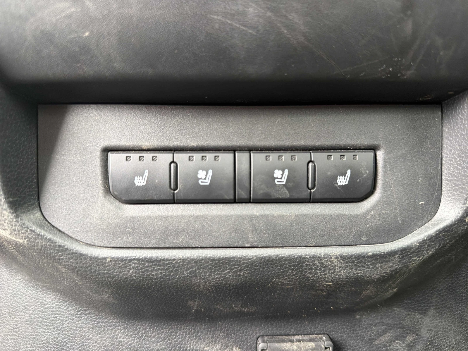 Toyota Tundra Platinum* Twin-Turbo V6 i-FORCE* 360* HUD* Pano* О, снимка 11 - Автомобили и джипове - 55978526