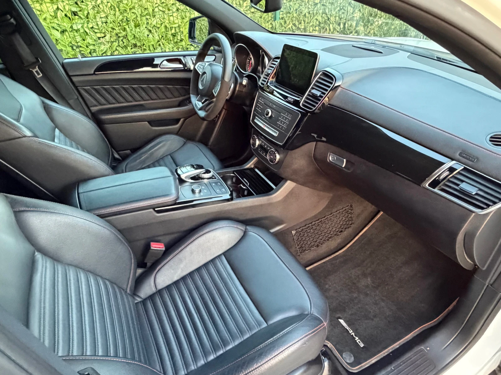 Mercedes-Benz GLE 350 AMG* PANORAMA* 360* HARMAN KARDON, снимка 11 - Автомобили и джипове - 56198571