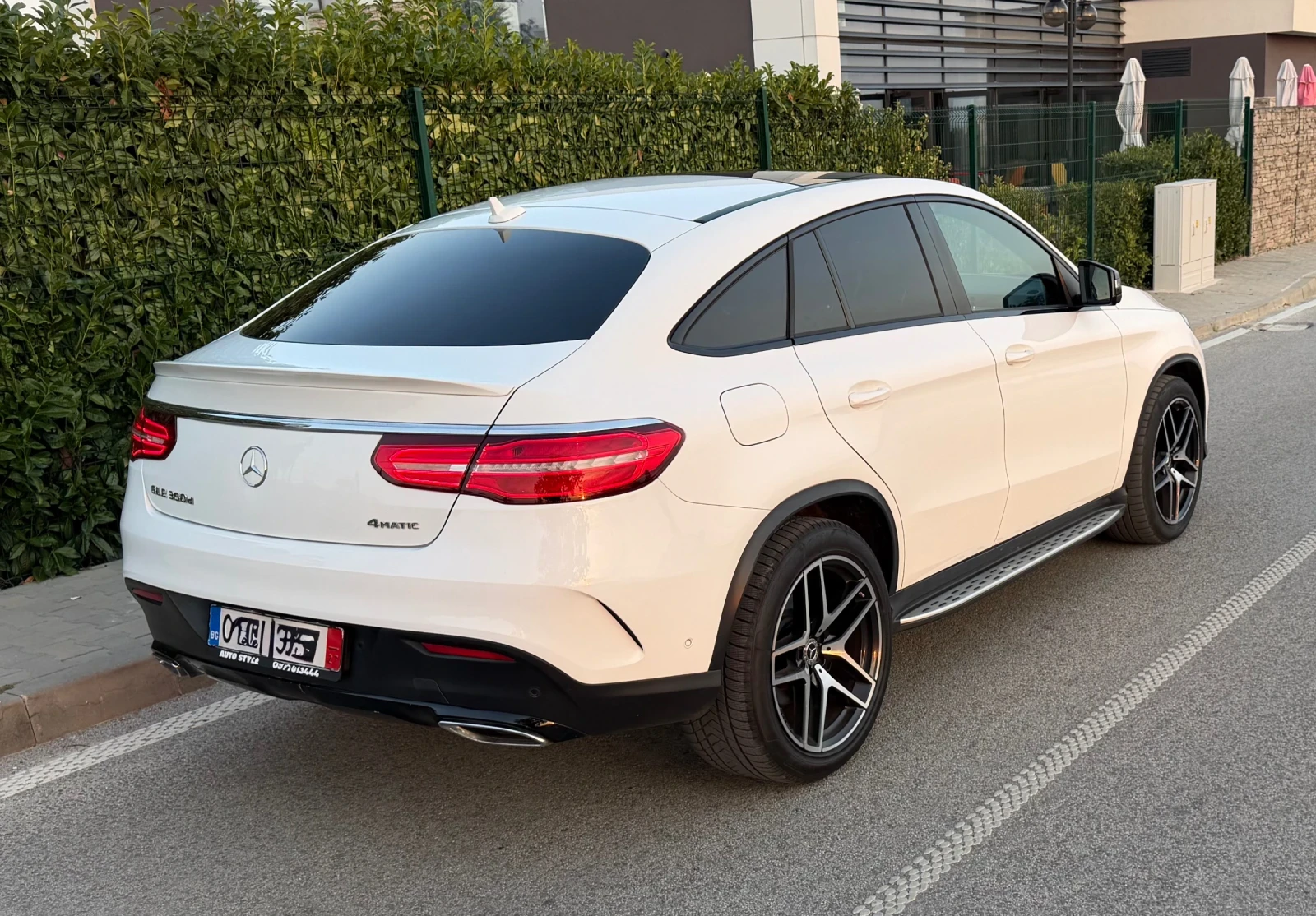 Mercedes-Benz GLE 350 AMG* PANORAMA* 360* HARMAN KARDON, снимка 6 - Автомобили и джипове - 56088338