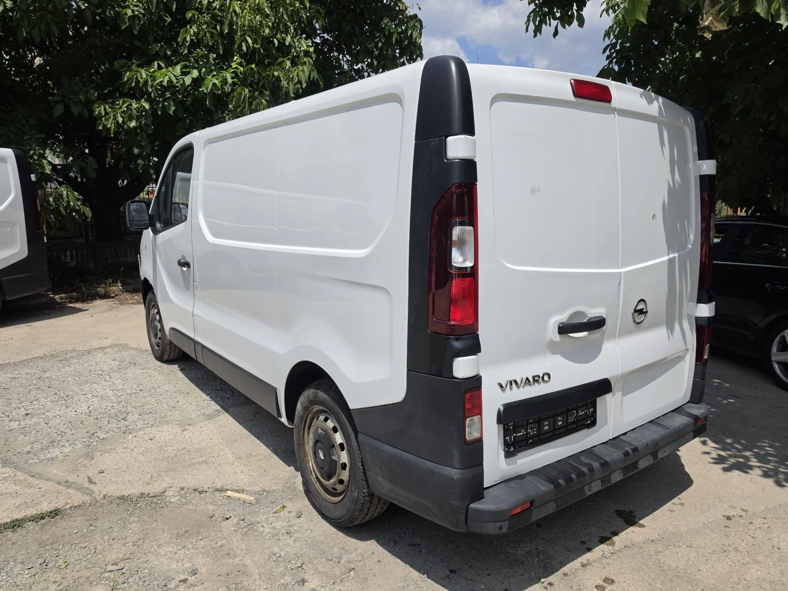 Opel Vivaro 1.6D, снимка 4 - Бусове и автобуси - 55218156