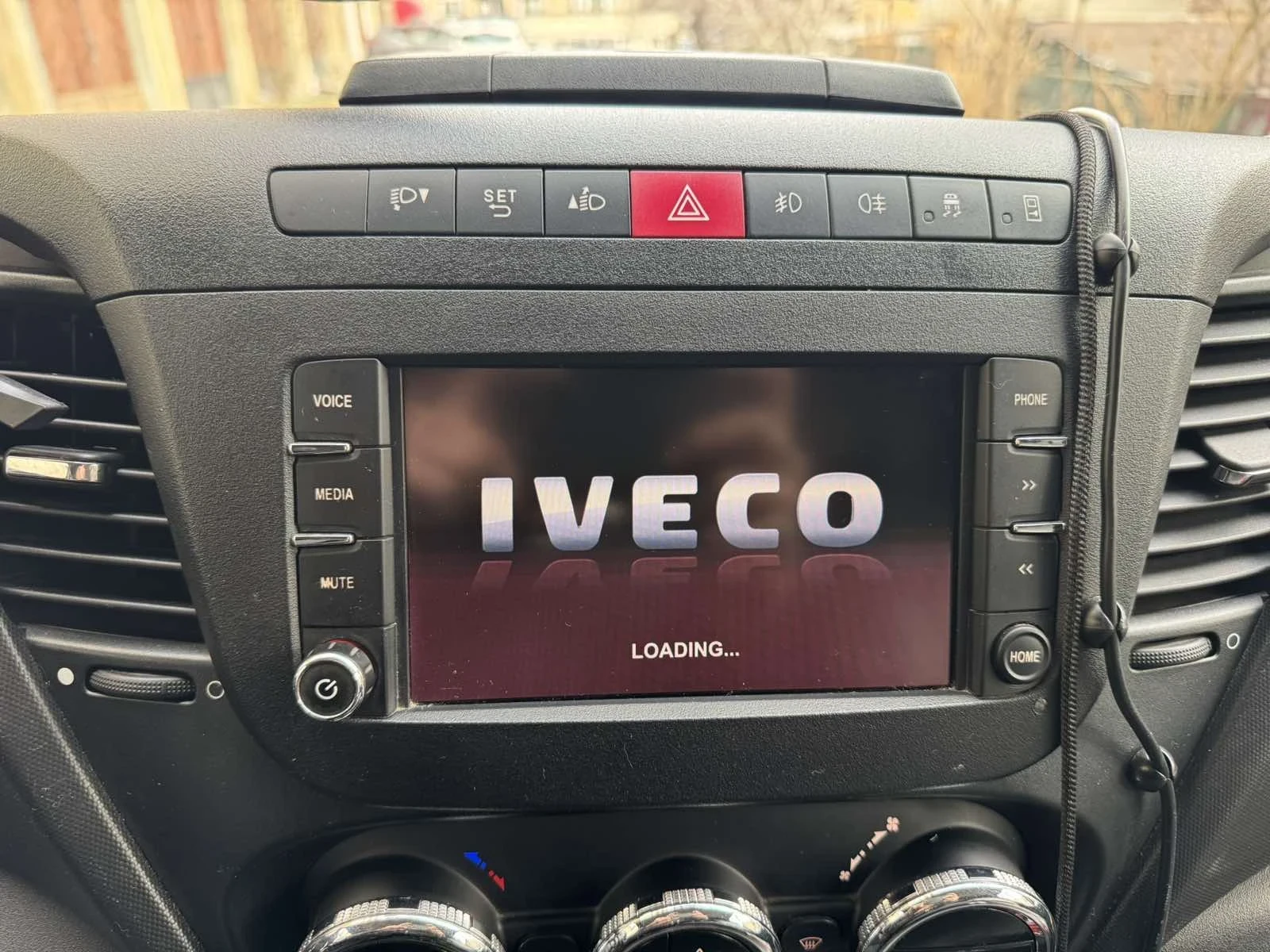 Iveco Daily 70C18/ЕВРО6/ISOLI-ПАДАЩ БОРД/7местен - изображение 10