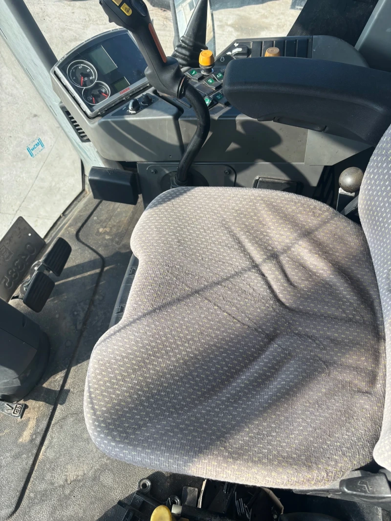 Комбайн Claas Avero 240, снимка 12 - Селскостопанска техника - 52598561