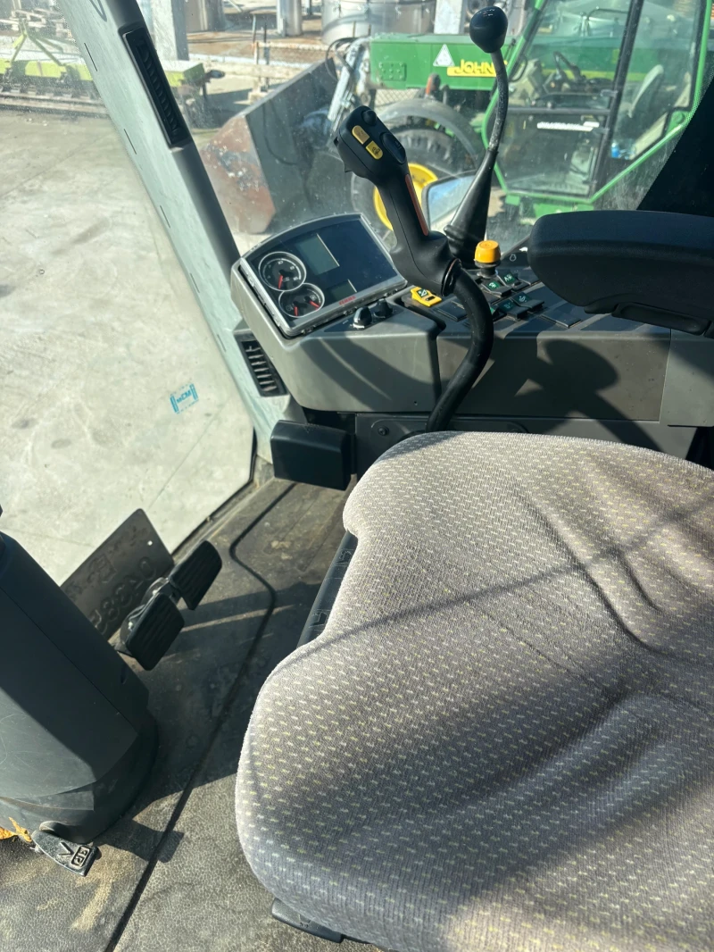 Комбайн Claas Avero 240, снимка 11 - Селскостопанска техника - 52598561