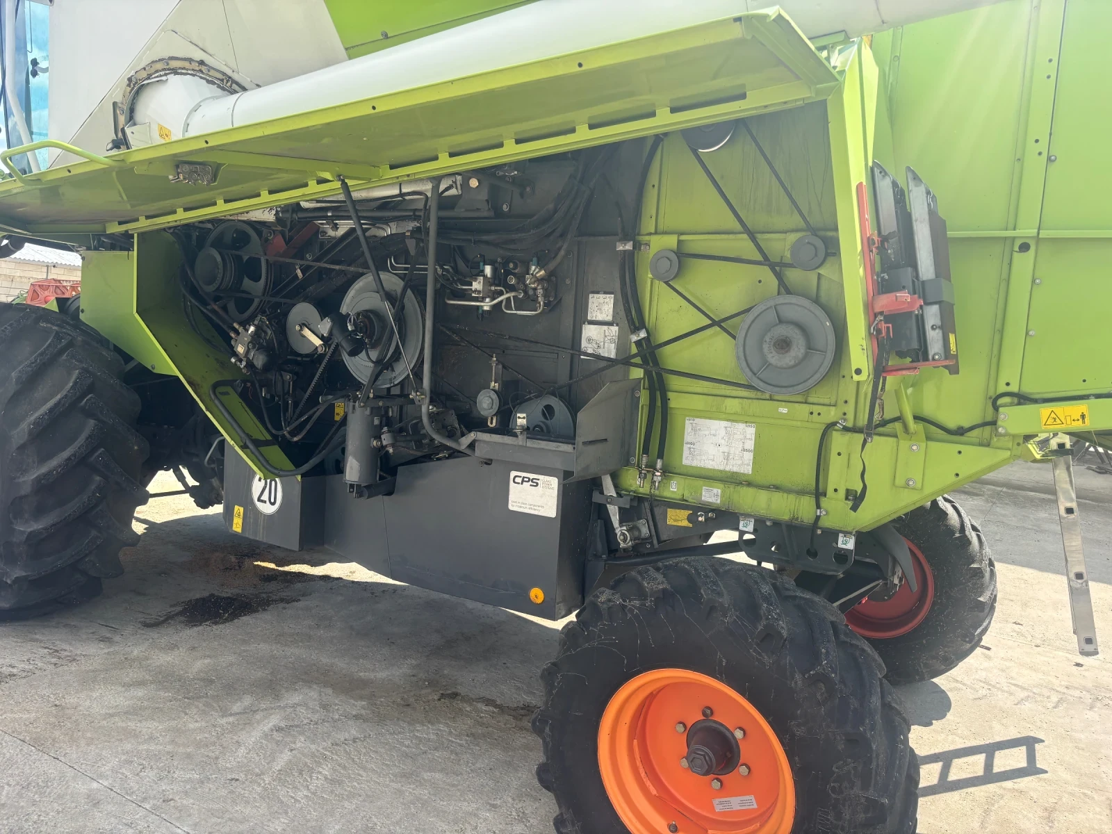Комбайн Claas Avero 240 - изображение 4