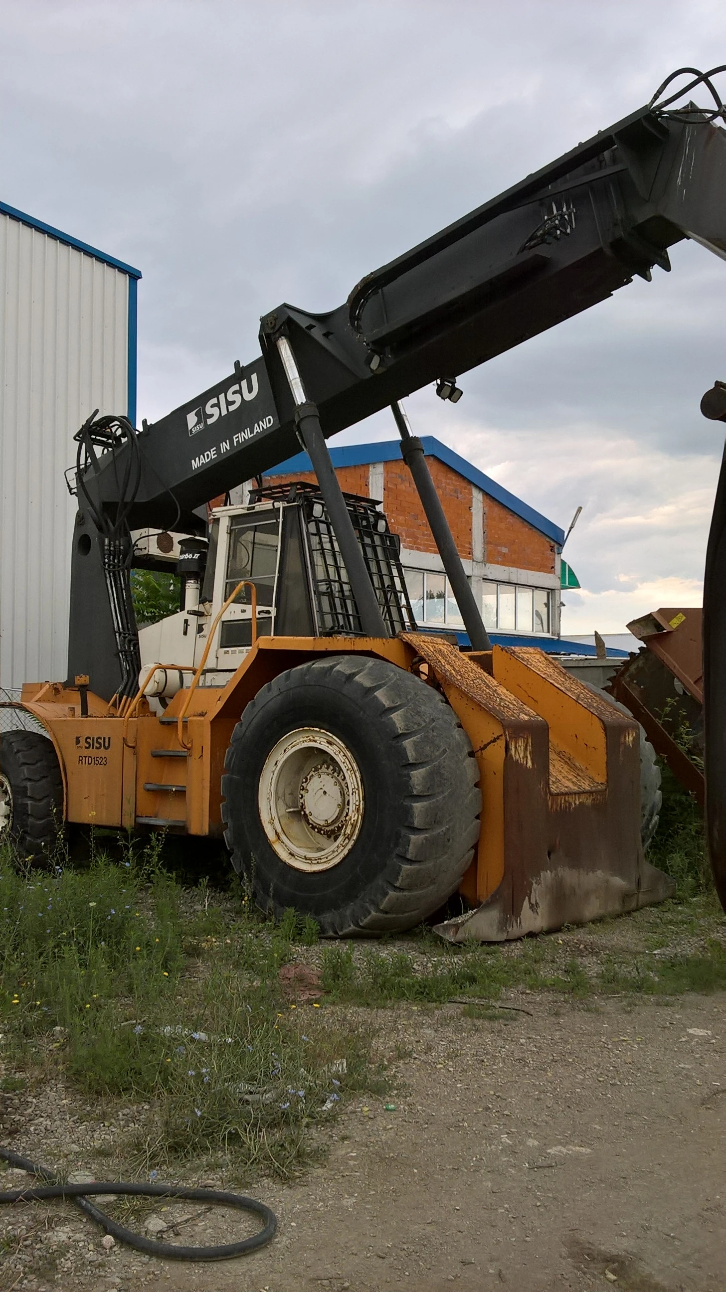 Телескопични товарачи Друга SISU RTD 1523, снимка 1