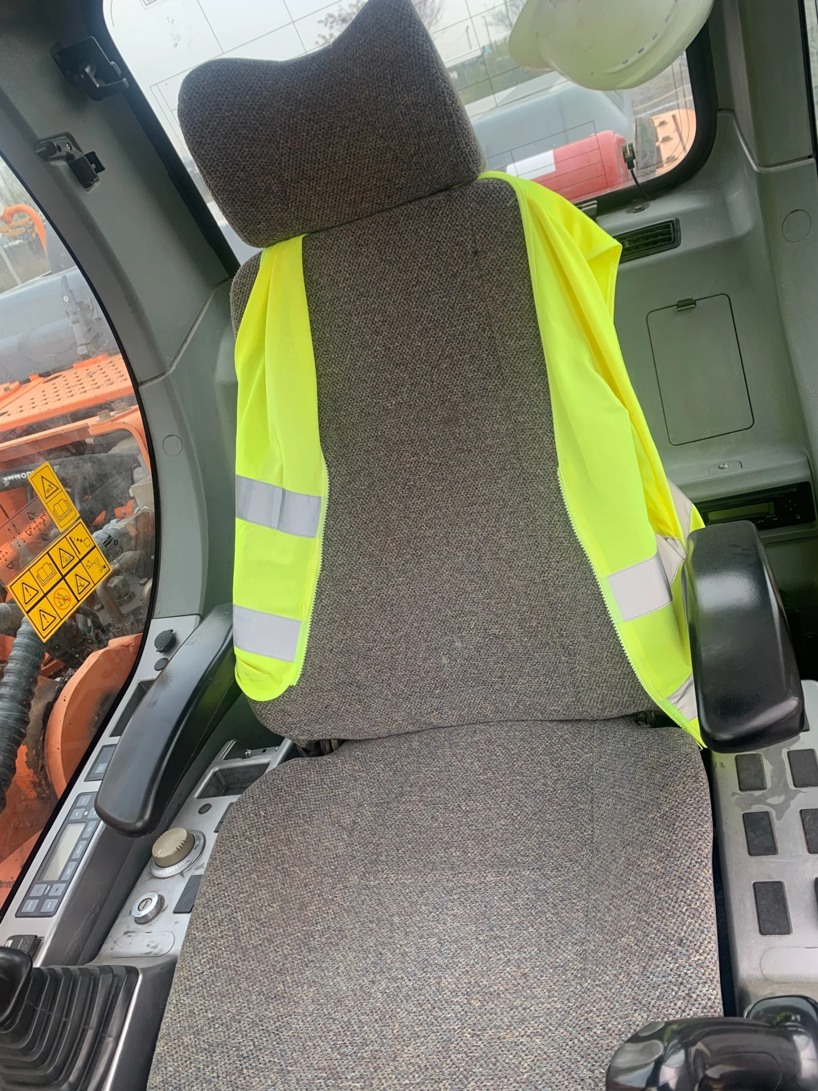 Багер DOOSAN DX235NLC , снимка 6 - Индустриална техника - 54199497