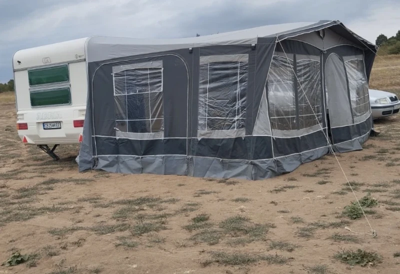 Каравана Adria Adria Unica 5206 UP, снимка 6 - Каравани и кемпери - 53372193