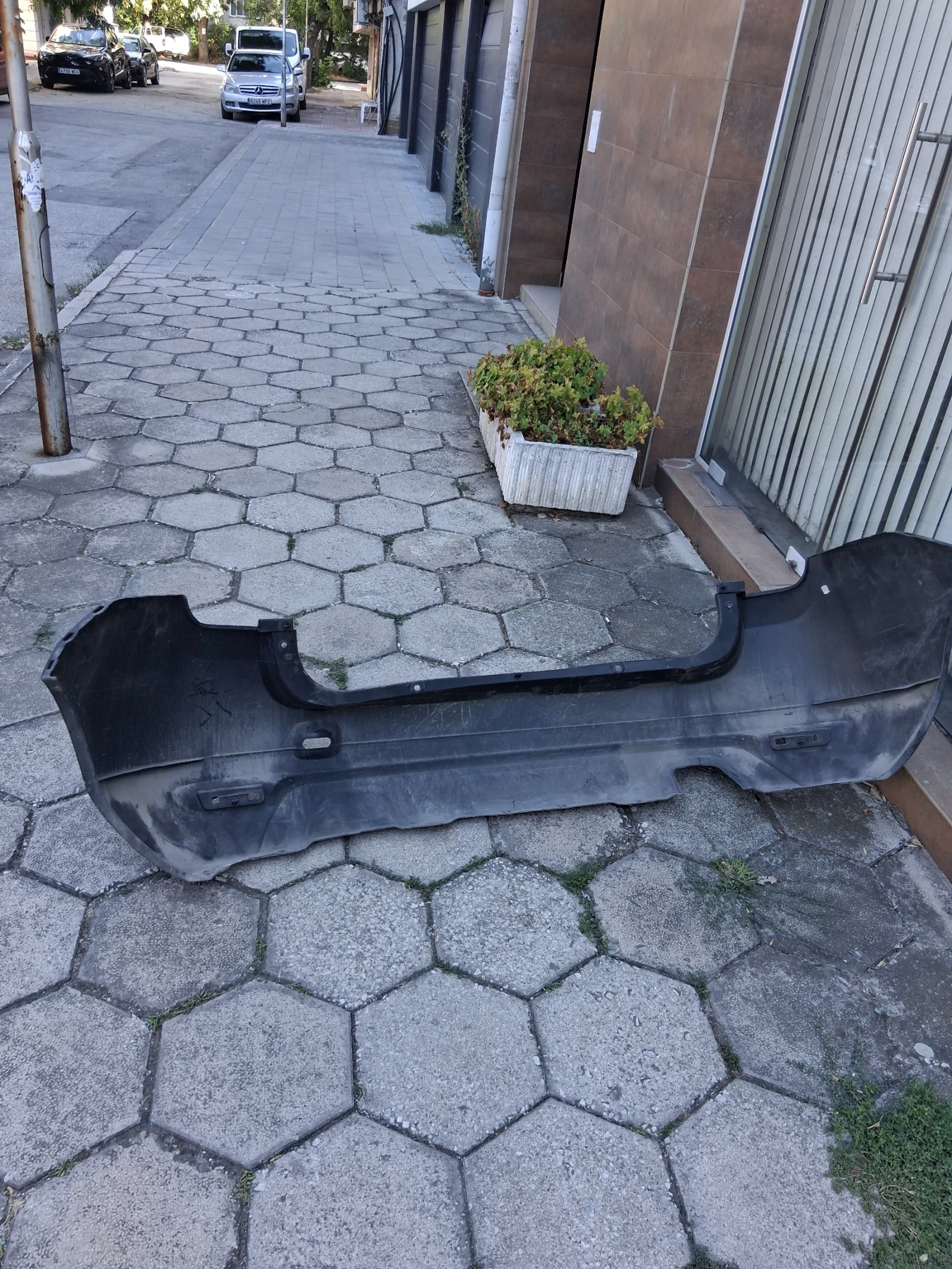 Задна броня за Дачия,,Дъстър'', снимка 2 - Части - 55791983